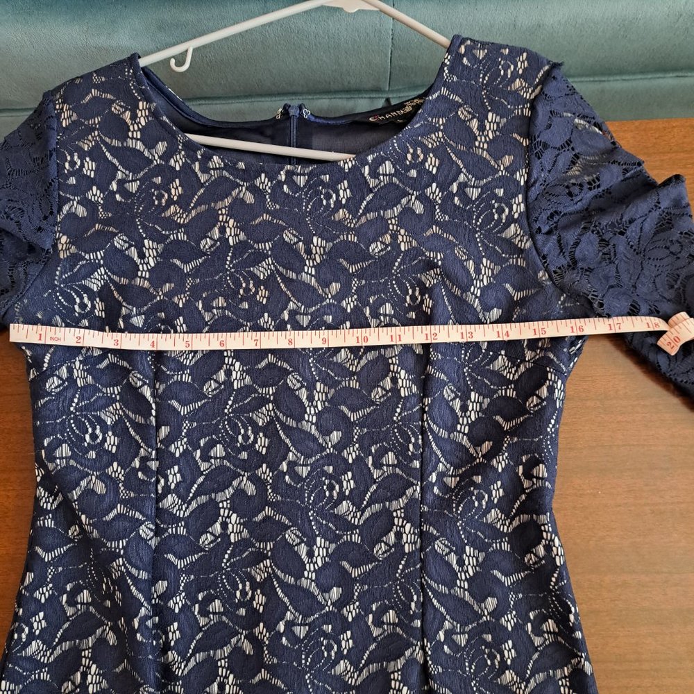 Blue lace dress, ivory lining - Picture 2 of 5